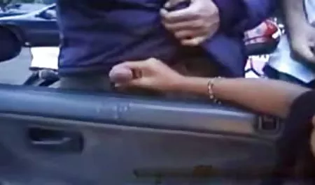 مادر دوست داشتنی با پستان های بزرگ در رختخواب با کلیپهای سکسی کوتاه مرد قبل از اینکه چشم خود را ،