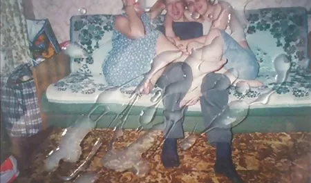 خسته کننده سگ کلیپهای سکسی موبایل ماده آماده است با خوشحالی به اعلام در مقابل دوربین در بازی از اینترنت