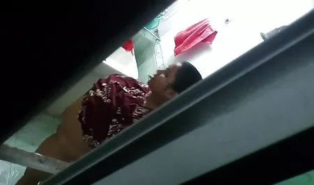 بانوی کلیپهای سکسی رایگان زیبا در استمناء در دوربین